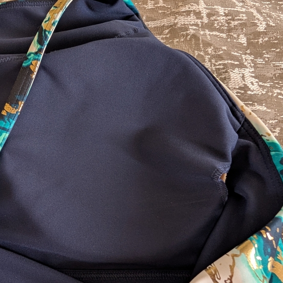 Old Navy Active Cropped Bra Tank NWOT - Picture 7 of 9